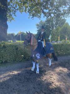 Deutsche Vizechampionesse im Deutschen Amateur-Championat: Fabienne Böckmann mit ihrem Lilienhofs Donelli. | Foto: privat