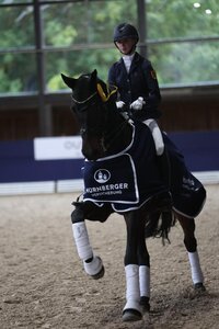 Marie Bernhard sichert sich im Finale des Nürnberger Burgpokals den Titel. | Foto: D. Matthaes