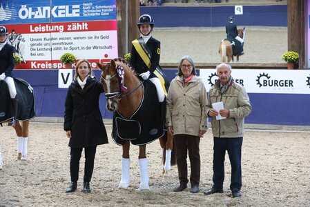 Thyra Marie Eggers siegt mit Der kleine Prinz im Finale des Pony Masters 2023. | Foto: D.Matthaes