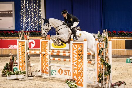 Collin Wenz und Jegonda sind aufs Treppchen gesprungen. Foto: Metzner Collin Wenz und Jegonda sind aufs Treppchen gesprungen. Foto: Metzner
