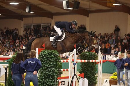 Wenn Jochen Teufel und Archie im Parcours sind, schauen alle hin.  | © Matthaes (Archiv)