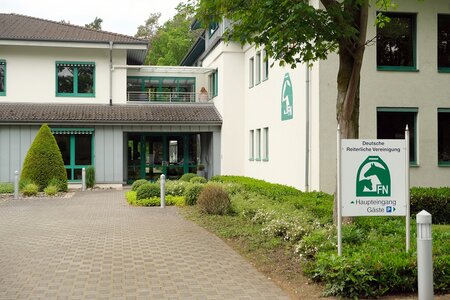 Wenige Tage vor der FN-Tagung in Dresden sorgt die wirtschaftliche Situation der FN für Wirbel. | © Hartwig