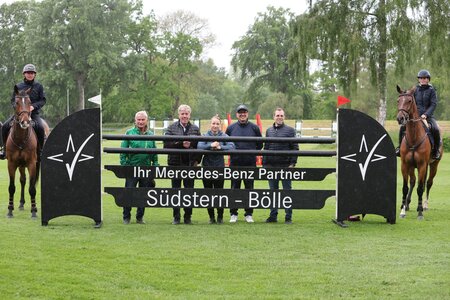 Es wurde zu einer Platzbegehung mit Uli Steeb, Andreas Krieg, Frank Rothenberger, Heiko Hildebrandt, Andreas Haller, Leonie Krieg und Niklas Krieg eingeladen. | © Doris Matthaes