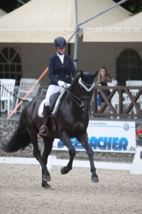 Anna-Lisa Stotmeister feierte in der ersten S-Dressur von Ichenheim einen starken Doppelsieg. | © Doris Matthaes