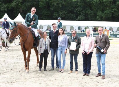 Verleihung des Goldenen Reitabzeichens an Kai Ruggaber  | © Roger Müller
