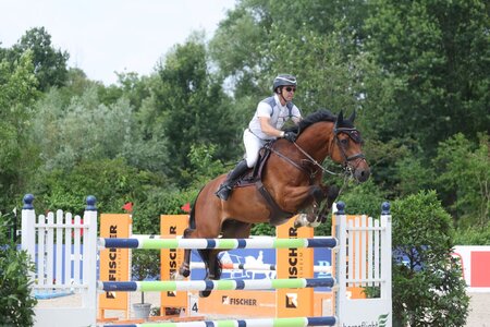 Edwin Schmuck und Caracho, hier bei den Landeschampionaten in Weilheim 2024, waren im S-Springen von Munderkingen die Zweitplatzierten. | © Doma
