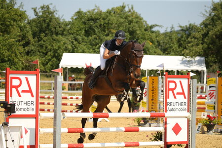 Joycie-Ann Käfer und Antara springen zum Sieg (Archiv).  | © D. Matthaes