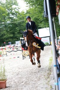 Elena-Malin Reitzner siegte in der Finalprüfung der Jungen Reiter. | © Altmeyer