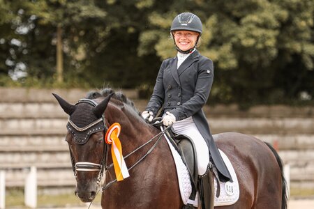 Julia Bögner und Quinn sicherten sich den Sieg in der ersten S-Dressur von Waiblingen. | © Sophia G.