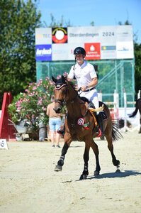 Julian Holzmann und seine Iberia in der Ehrenrunde. | © Mimi Jaufmann