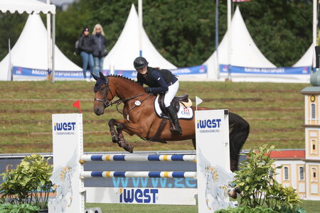 Vivien Albicker steuert ihre PBM Caramba zum Sieg in der Einlaufprüfung.  | © D. Matthaes