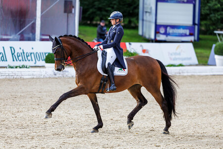Mit Maxi Kraft's Barcelo führte Dorothee Schneider die Intermediaire I der CDI1*-Tour an. | © Lafrentz