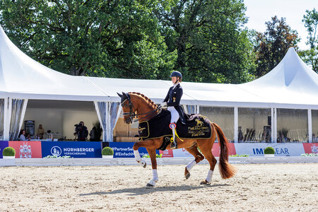 Semmieke Rothenberger siegt mit Farrington im Finale Piaff-Förderpreis. | © Lafrentz