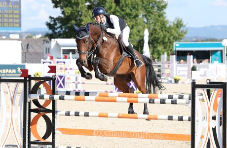 Mit Luft am Sprung kommen Nico Leber und Vinicius ins Ziel | © Roger Müller