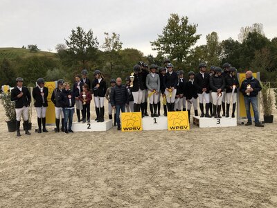 Das Treppchen mit den Gesamtsiegern. | © Knisel-Eberhard