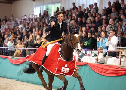 Riesenerfolg für Ricardo Benzinho Karle Costa: Mit Kirocco siegt er im Großen Preis. | © Roger Müller