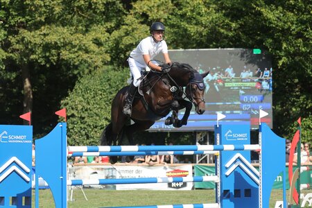 Günter Treiber mit Cassis | © D. Matthaes