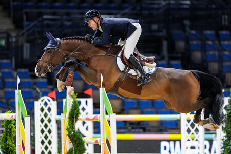 Tim Hoster und der sprunggewaltige Cirro siegen zum Auftakt der internationalen Tour. | © Lafrentz