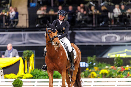 Katharina Hemmer freute sich auch im Grand Prix Special über den Sieg. | © Lafrentz