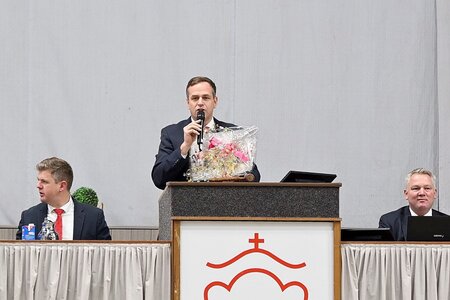 Trieb die Gebote und Spenden für die Kinderkrebshilfe in ungeahnte Höhen - Westfalens "Macher" Thomas Münch. | © Beelitz/ Screenshot Trieb die Gebote und Spenden für die Kinderkrebshilfe in ungeahnte Höhen - Westfalens "Macher" Thomas Münch. | © Beelitz/ Screenshot