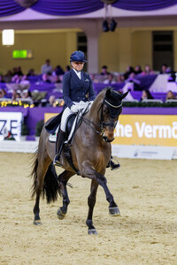 Dorothee Schneider siegte mit Maxi Kraft's Barcelo im 33. Finale des Nürnberger Burgpokals. | © Lafrentz Dorothee Schneider siegte mit Maxi Kraft's Barcelo im 33. Finale des Nürnberger Burgpokals. | © Lafrentz