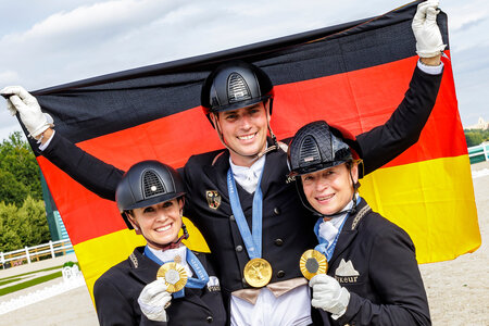 Frederic Wandres holte mit Jessica von Bredow-Werndl und Isabell Werth die Mannschafts Goldmedaille der Dressurreiter bei den diesjährigen Olympischen Spielen. | © Lafrentz Frederic Wandres holte mit Jessica von Bredow-Werndl und Isabell Werth die Mannschafts Goldmedaille der Dressurreiter bei den diesjährigen Olympischen Spielen. | © Lafrentz