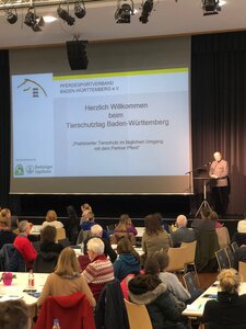 Rund 80 Pferdeleute hörten interessante Vorträge | © K/E