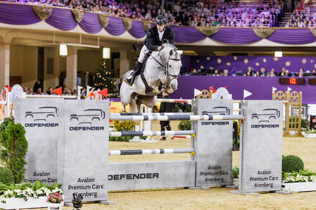 Richard Vogel und Cloudio können an diesem Wochenende in Hong Kong überzeugen und sichern sich neben tollen Platzierungen einen Sieg im 1,55 Meter-Springen. | © Lafrentz (Archiv)