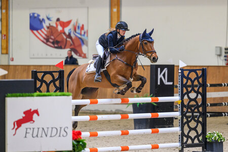 Luisa Sophie Roth freute sich im Finale des Bundesnachwuchschampionats der Ponyspringreiter über Rang fünf. | © Equitaris
