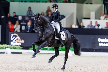 Charlotte Fry und Glamourdale siegen im Weltcup Grand Prix von s'Hertogenbosch. | © Lafrentz