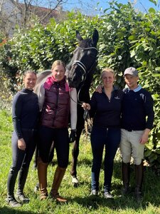 Das Team Kühn: (v.l.) Carolin Langner, Nicole Bühler, Julia und Nikolaus Kühn
