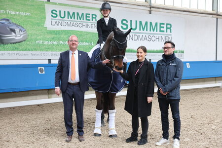 Lara Theis siegte mit FBW Felipe bei der ersten Qualifikation des Nürnberger Burg-Pokals der Dressurjunioren. | © D. Matthaes