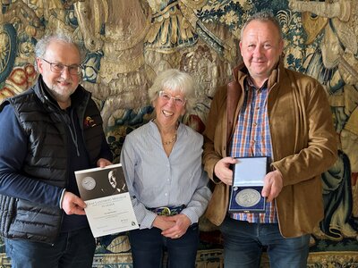 Heidi Schwörer wurde mit der Graf Landsberg-Velen Medaille in Silber ausgezeichnet. | © privat