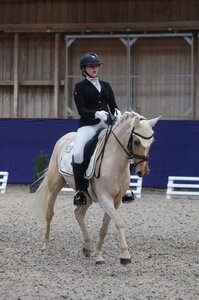 Nina Bäuerle siegte in der Pony-FEI von Zeutern. | © D. Matthaes
