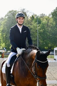 Noah Kuhlmann freute sich beim internationalen Para-Dressurturnier in Waregem über drei Siege. | © privat