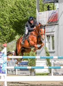 Sven Sieger und Cremé de la Cremé springen zum ersten gemeinsamen S-Sieg. | © Janina Sanwald