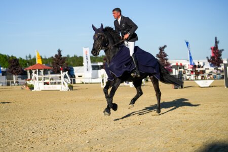Armin Schäfer und Donald entscheiden zwei schwere Springen für sich. | © Lilly Marie Buchholz