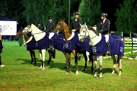 Die vier Sieger des Weingartener Barrierespringens | © Doris Matthaes