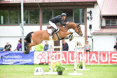 Sebastian Kirst mit Cricket | © Mimi Jaufmann