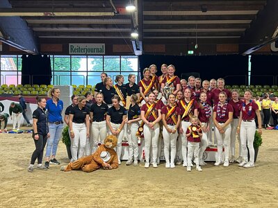 Das Siegertreppchen der erfolgreichen Jungzüchter auf den Deutschen Meisterschaften im vergangenen Jahr 2024. | © Nicole Bölle (Archiv)