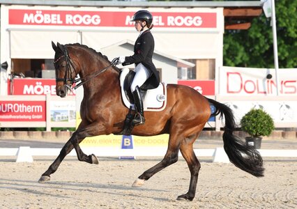 Jana Lang und Baron führten die zweite Qualifikation des iWEST Dressur Cups an. | © Roger Müller
