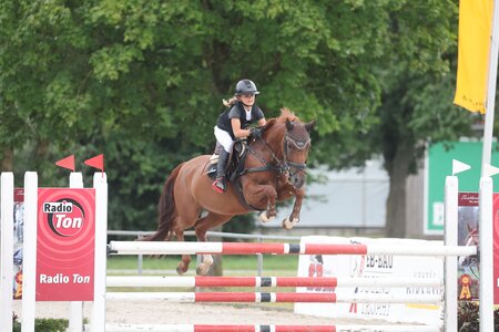 Mary-Ann Hollenbach und Orchid's Cleopatra siegen im gestrigen L-Springen - der Qualifikationsprüfung zum Pony Spring Master. | © DoMa (Archiv)