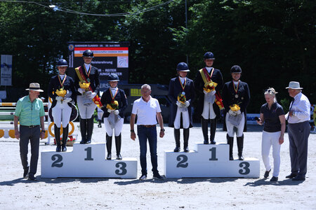 Das Treppchen der Jungen Reiter und der Reiter. | © Leonie Wolff