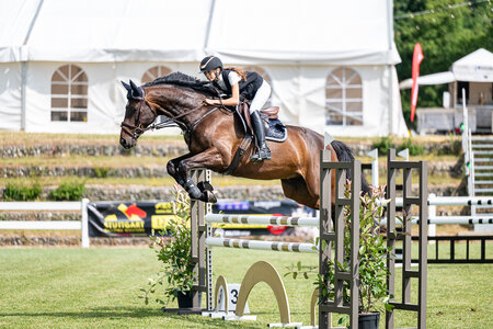 Frieda Grüber siegt mit Dexter bei den Children. | © Claretta Lukas