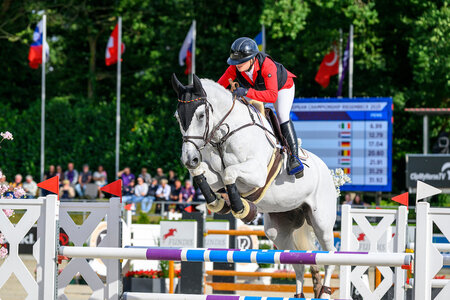 Emma Bachl und Condolcessa überzeugten im Mannschaftsfinale der Junioren.  | © Equitaris