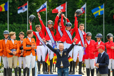 Das deutsche Children-Team sicherte sich bei den Europameisterschaften in Riesenbeck Gold.  | © Equitaris