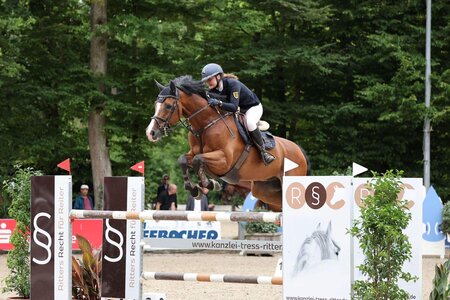 Elena-Malin Reitzner ist bei den Jungen Reitern für die DJM in Aachen nominiert. | © D. Matthaes