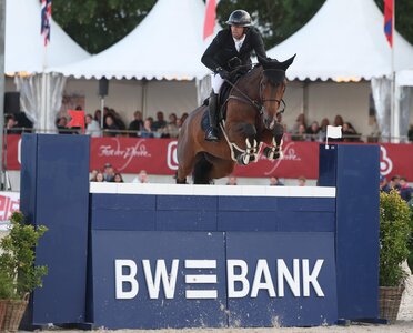 Adrian Schmid nimmt Kurs auf die Schleyer-Halle | © Roger Müller