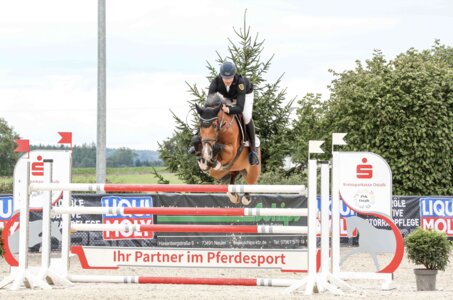 Joel Ehinger siegt mit Borita im Großen Preis. | © Janina Sanwald