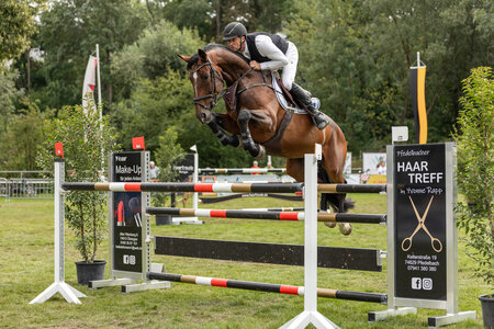 Stefan Hirsch springt zum Sieg. | © Mona Specht
